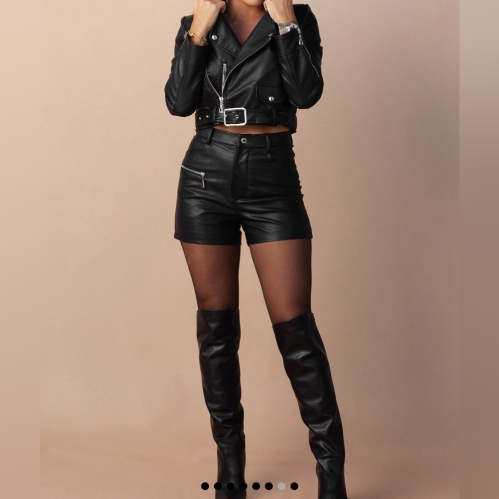 Women Faux leather Shorts Size S